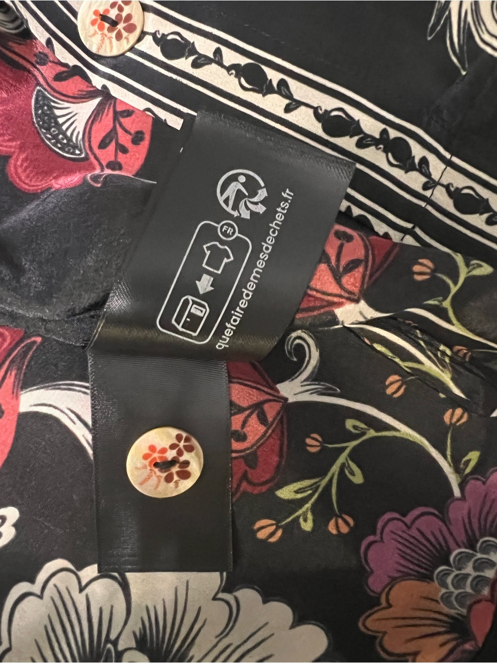 FARM Rio Anthropologie Floral Button Down Shirt Only NWT Size S Viscose - Picture 7 of 10